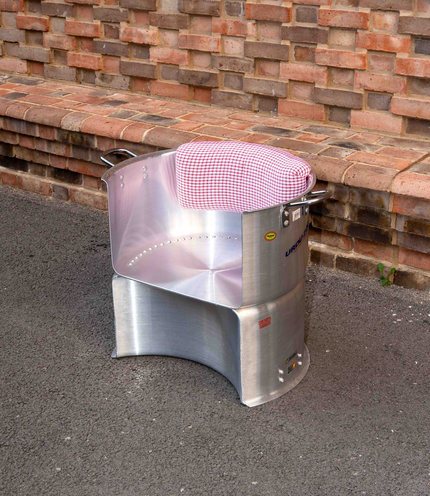 Handi Chair by Saym Hussain