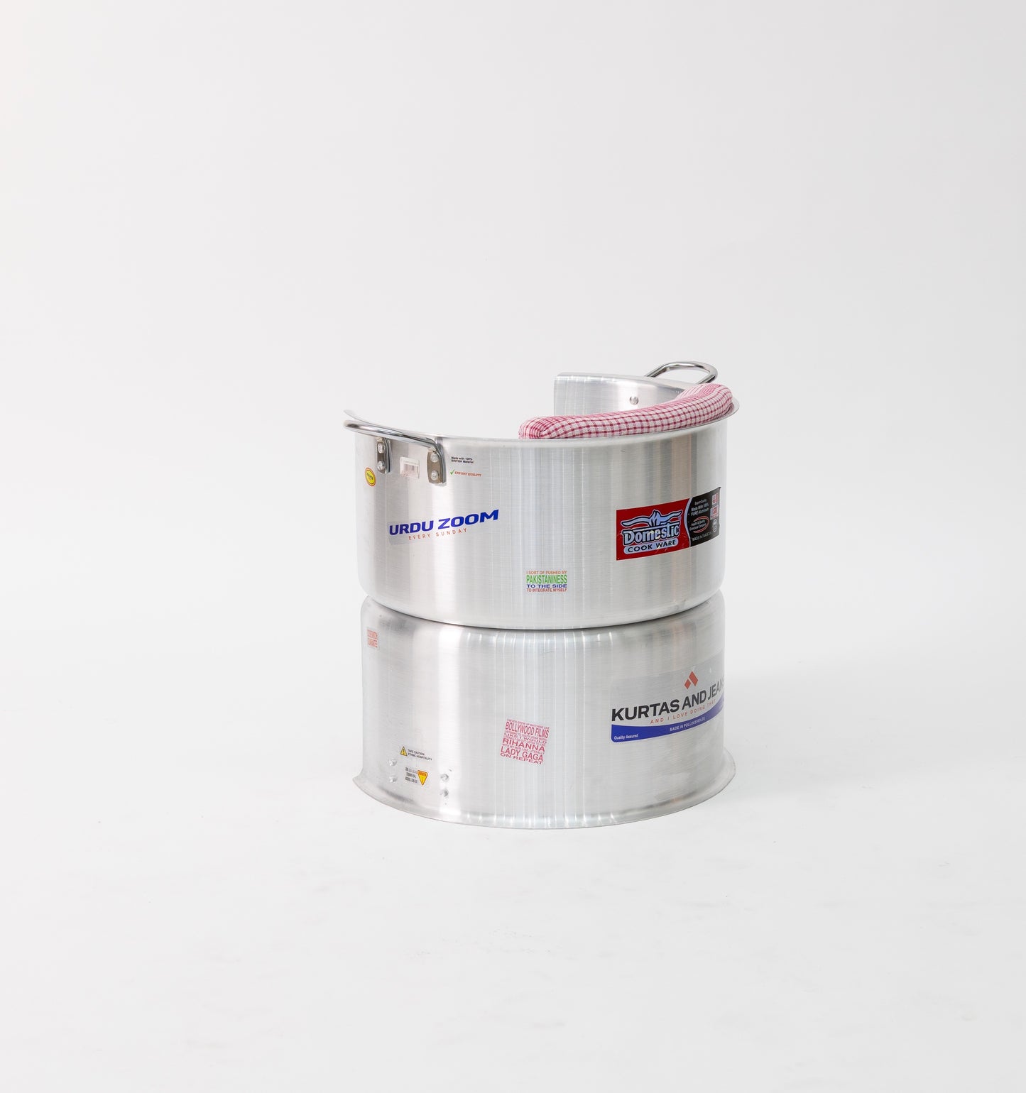 Handi Chair by Saym Hussain