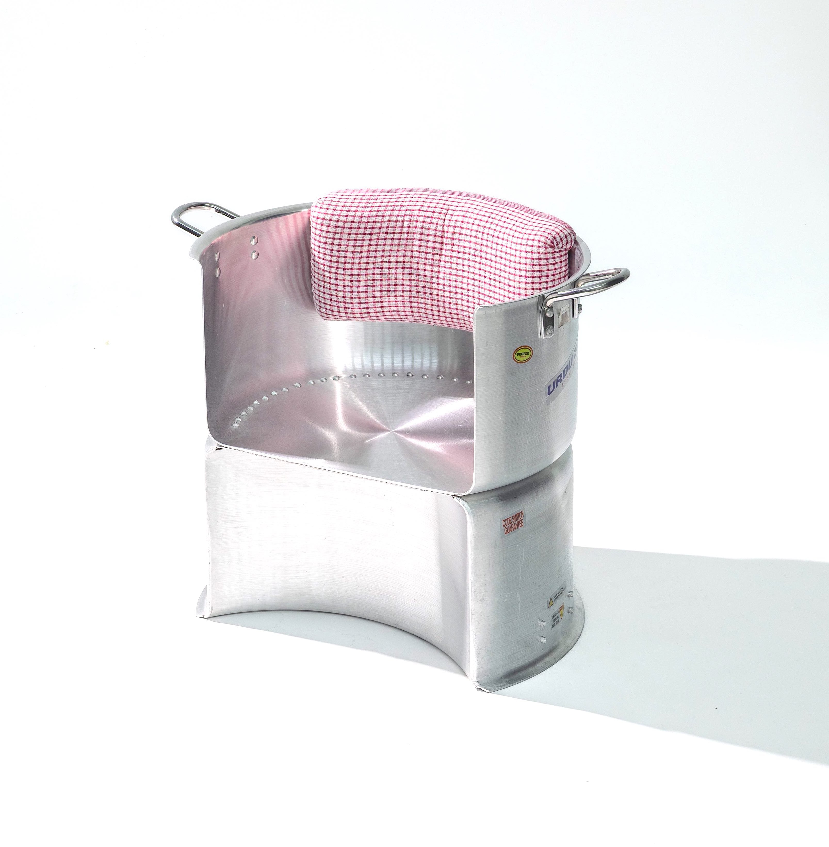 Handi Chair by Saym Hussain – Madnesses